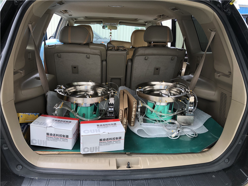 振動(dòng)盤(pán)送料整機(jī) (11)